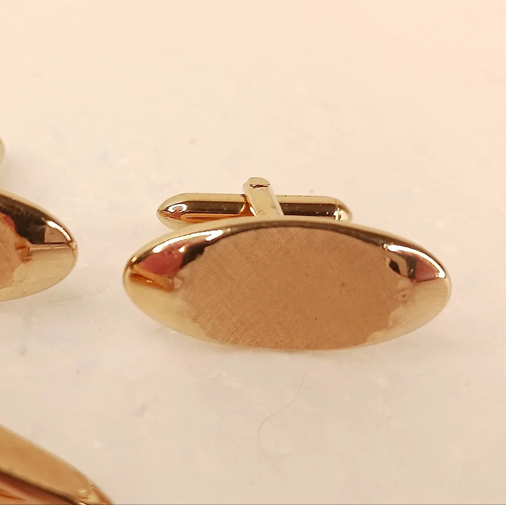 SWANK Cufflinks Tie Bar / Clip Vintage Classic Brushed Pattern Gold 